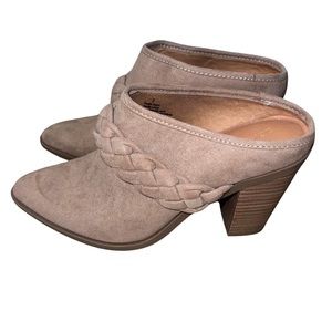Universal Thread Taupe Booties
